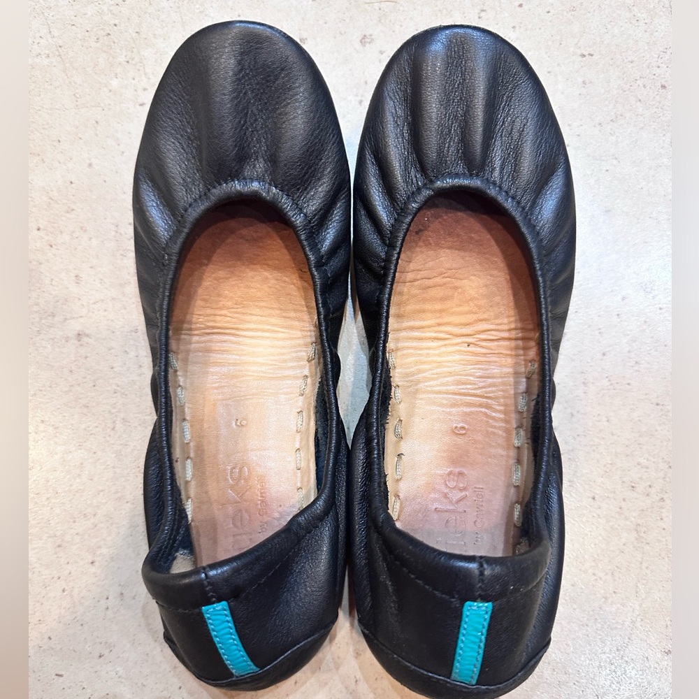 Black Tieks Ballet Flats (6.5)